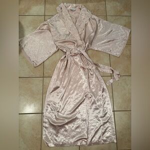 Luxurious Satin Lace Robe - Cream